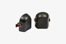 Load image into Gallery viewer, Rodilleras profesionales para limpieza de superficies planas con baldosas cerámicas. Fabricadas en poliuretano expandido. Calidad Raimondi.