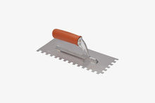 Load image into Gallery viewer, Llana dentada 36 x 13 cm con mango de goma - Diente cuadrado