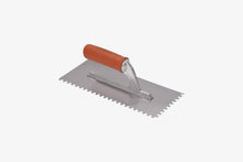 Load image into Gallery viewer, Llana dentada 36 x 13 cm con mango de goma - Diente cuadrado