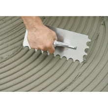 Load image into Gallery viewer, Llana dentada 28x12 cm con mango de madera - Diente U