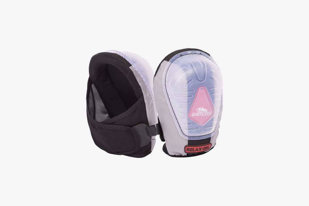 Rodilleras de gel Raimondi especial para proteger las rodillas del profesional durante el proceso de colocación de baldosas cerámicas. Ergonomía y confort made in Italy.